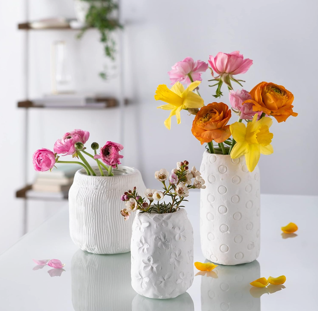 Staedtler FIMO Air Light 125g white, small flower vase made from the clay